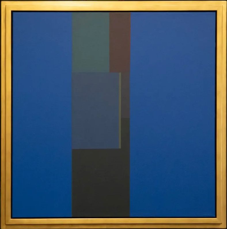 Mercedes Pardo Composicion en azul in a 22k yellow gold step frame over red clay, SBAS Houston