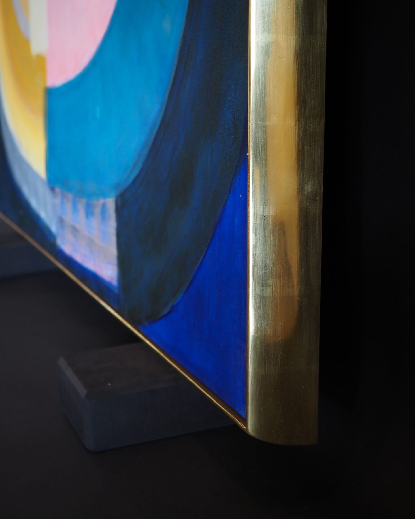 Rounded profile detail of an O'Keeffe-style frame, SBAS Houston